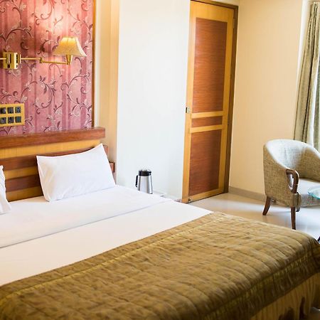 Hotel Deccan Royaale, Shivajinagar Púna Kültér fotó
