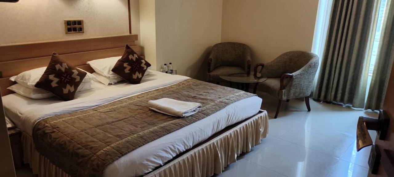 Hotel Deccan Royaale, Shivajinagar Púna Kültér fotó