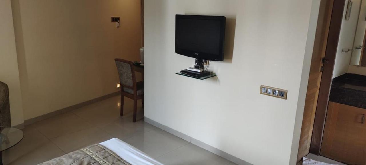 Hotel Deccan Royaale, Shivajinagar Púna Kültér fotó