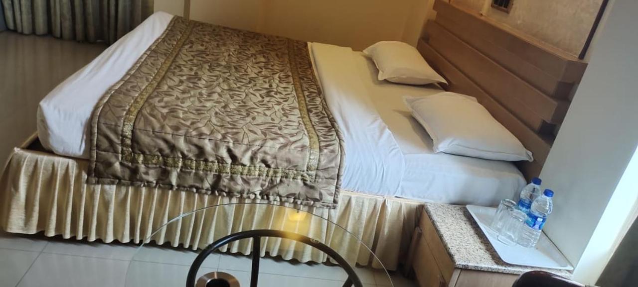 Hotel Deccan Royaale, Shivajinagar Púna Kültér fotó