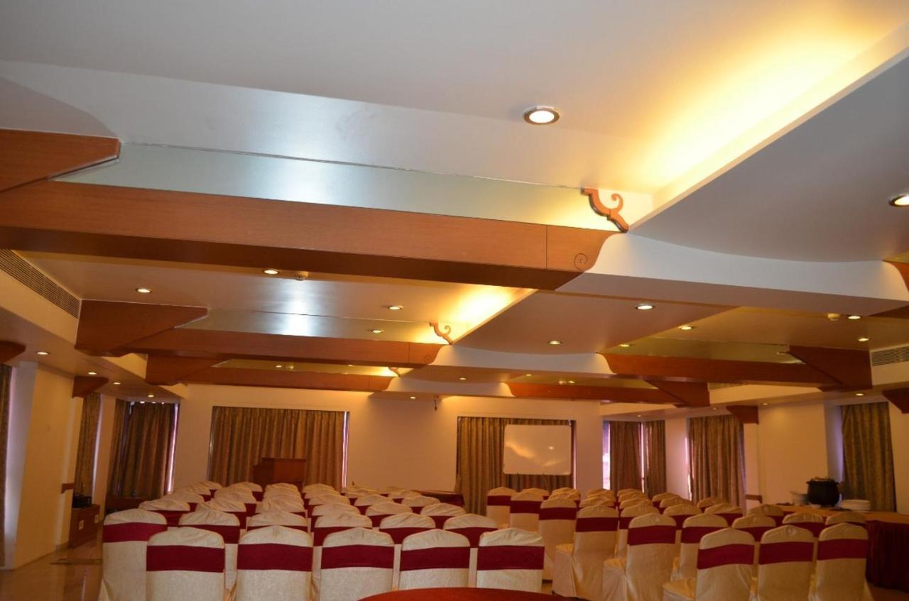 Hotel Deccan Royaale, Shivajinagar Púna Kültér fotó