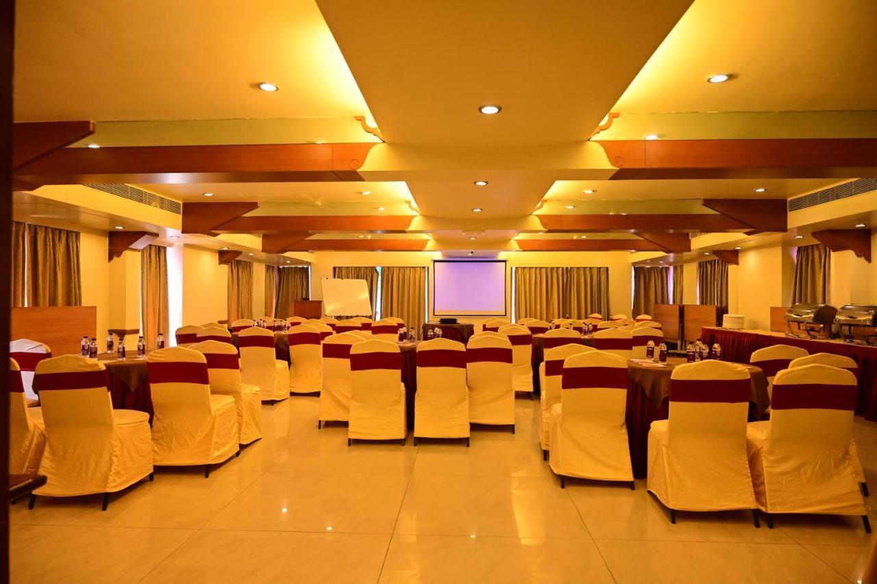 Hotel Deccan Royaale, Shivajinagar Púna Kültér fotó