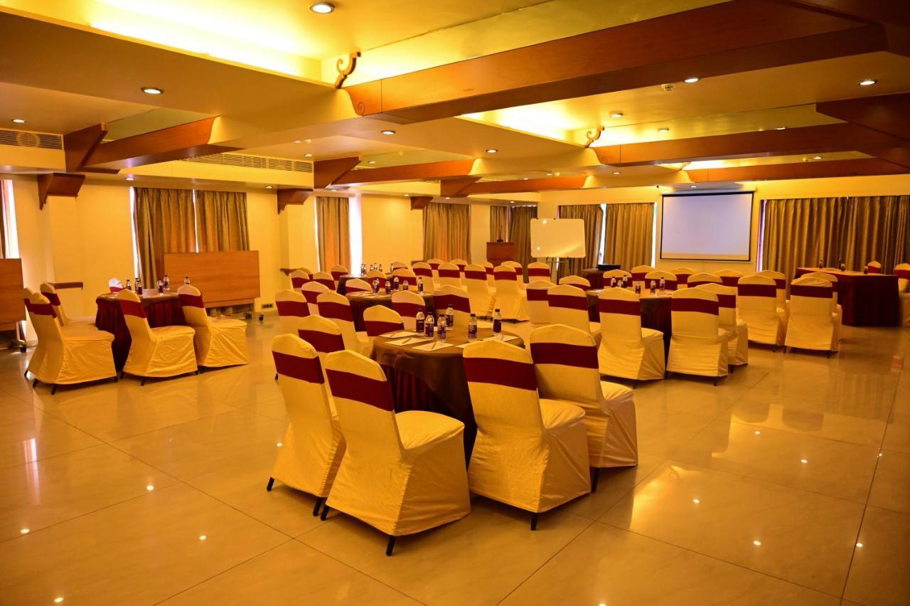 Hotel Deccan Royaale, Shivajinagar Púna Kültér fotó