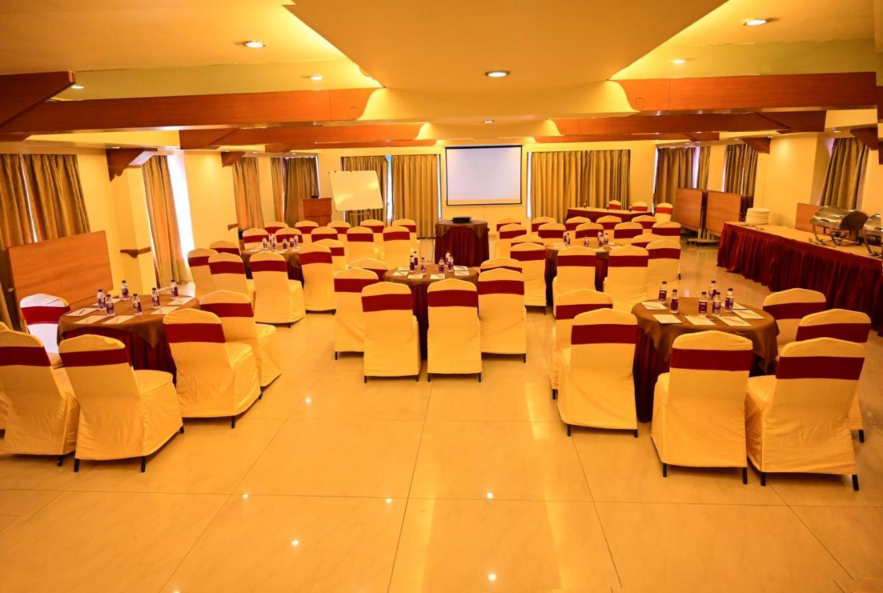 Hotel Deccan Royaale, Shivajinagar Púna Kültér fotó