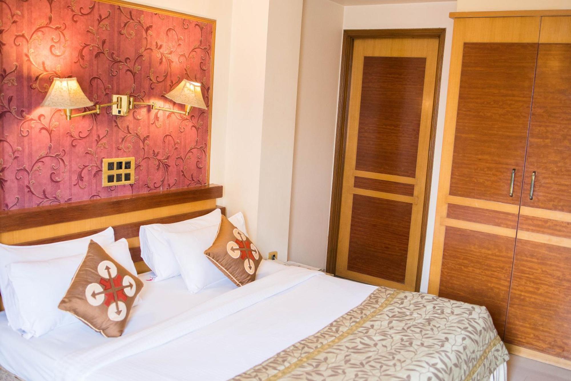 Hotel Deccan Royaale, Shivajinagar Púna Kültér fotó