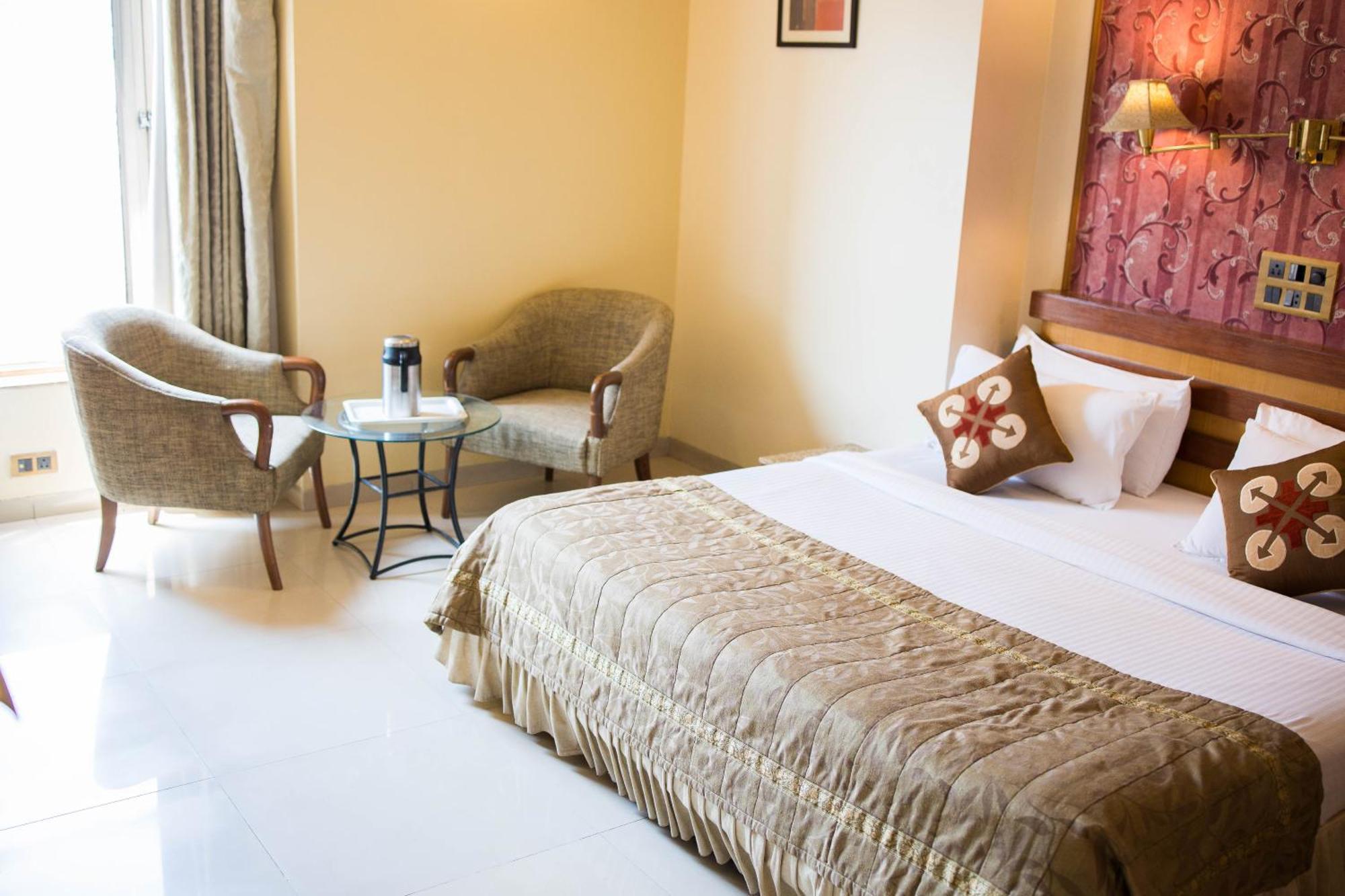 Hotel Deccan Royaale, Shivajinagar Púna Kültér fotó