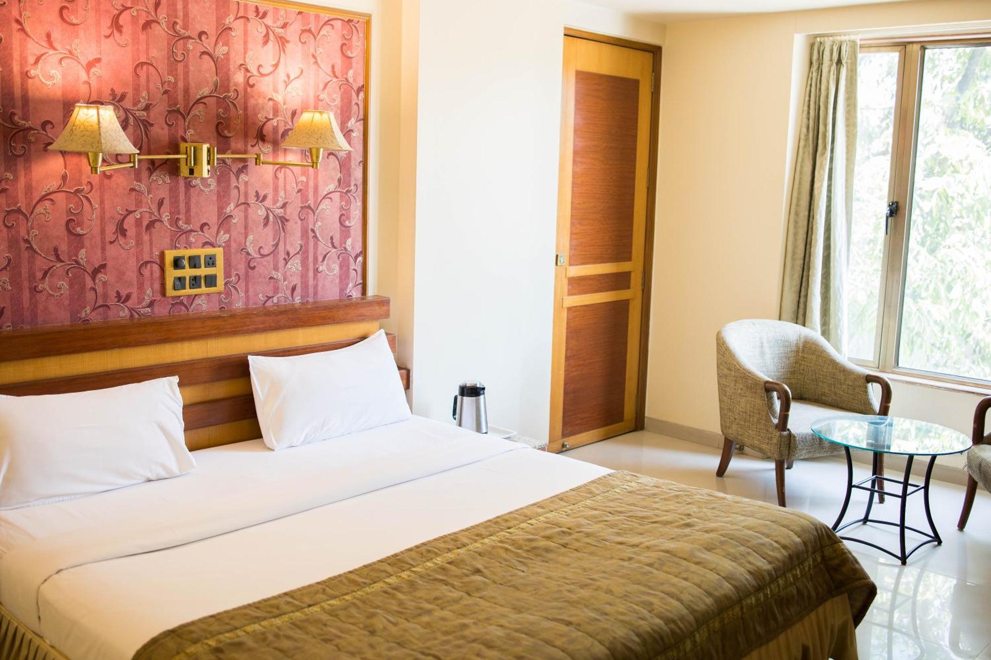 Hotel Deccan Royaale, Shivajinagar Púna Kültér fotó