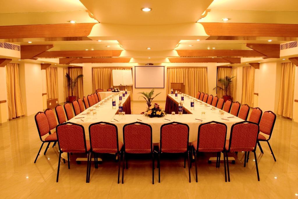Hotel Deccan Royaale, Shivajinagar Púna Kültér fotó