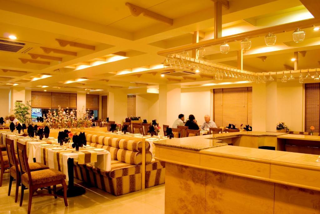 Hotel Deccan Royaale, Shivajinagar Púna Kültér fotó