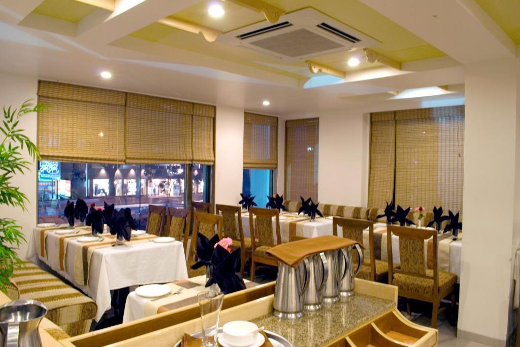 Hotel Deccan Royaale, Shivajinagar Púna Kültér fotó